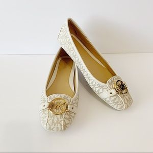 Micheal Kors Flats
